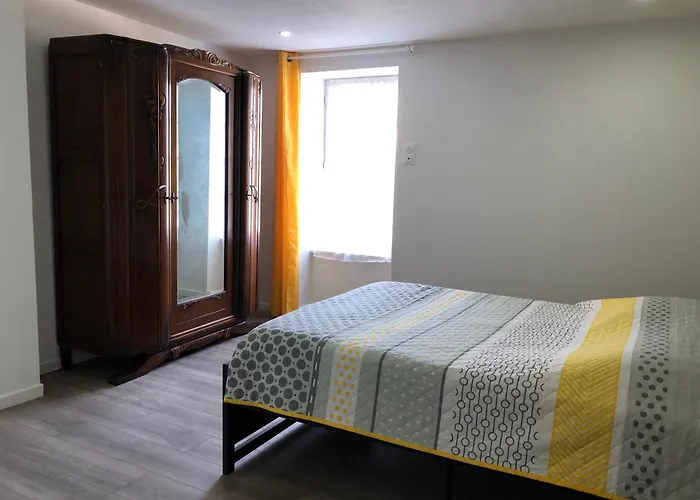 Sidney Nyaraló Saint-James